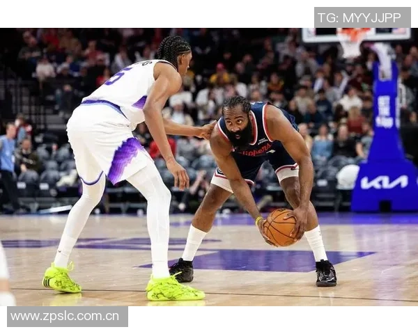 快船队启程前往盐湖城开启新赛季首场客场挑战众将士齐聚登机照曝光